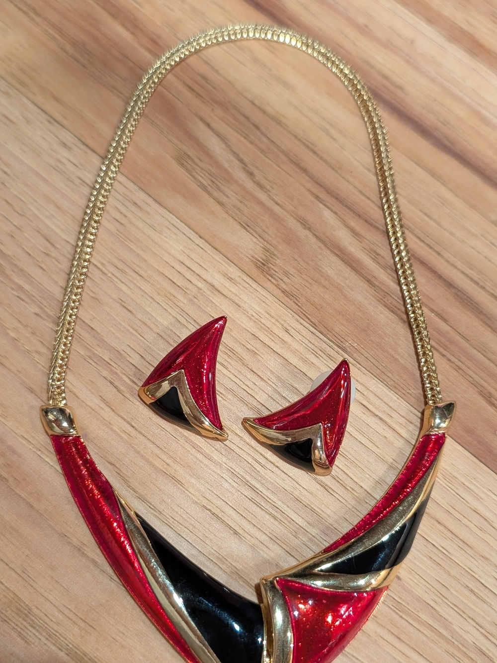 Source Unknown Gold-Tone Necklace and Earring Set with Red and Black Enamel